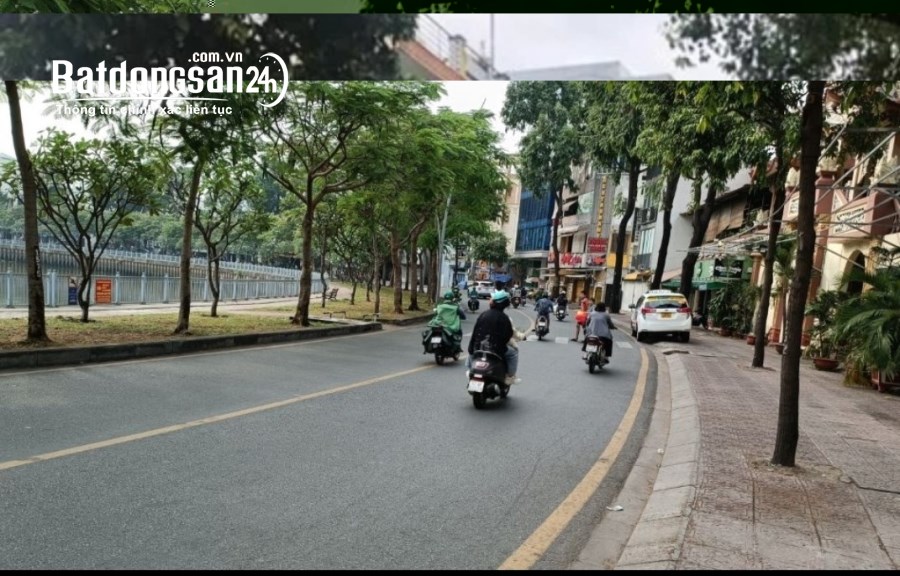 Bán nhà mặt phố Đường Trường Sa, Phường 13, Quận 3
