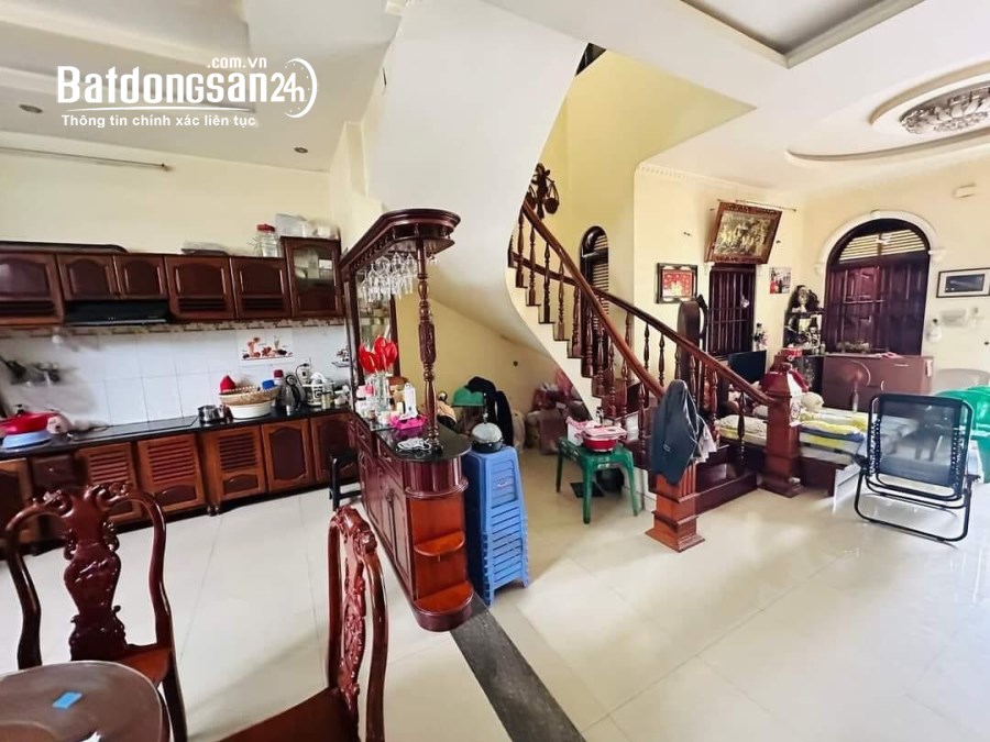 Bán biệt thự MT đường , P. Hiệp Phú , dt 175 m2 