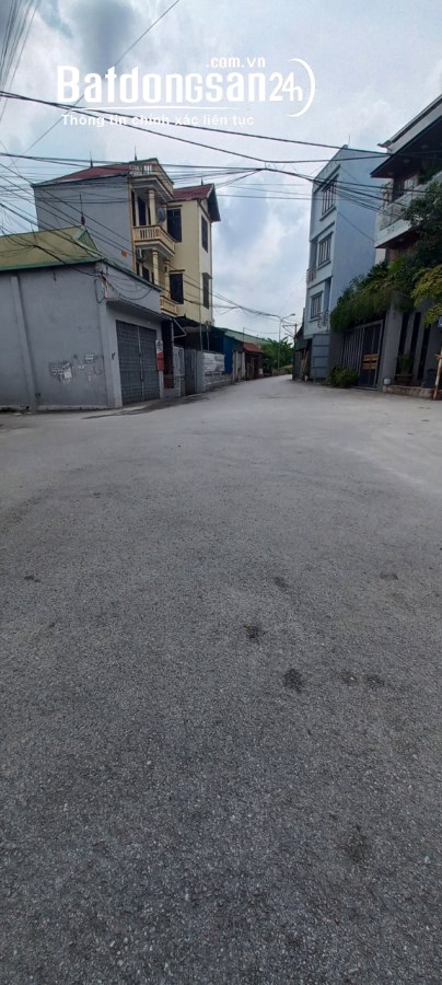 Nhà 3 tầng Biên Giang Hà Đông 44m oto đỗ cửa gần chợ và trường học giá 2,52 tỷ 