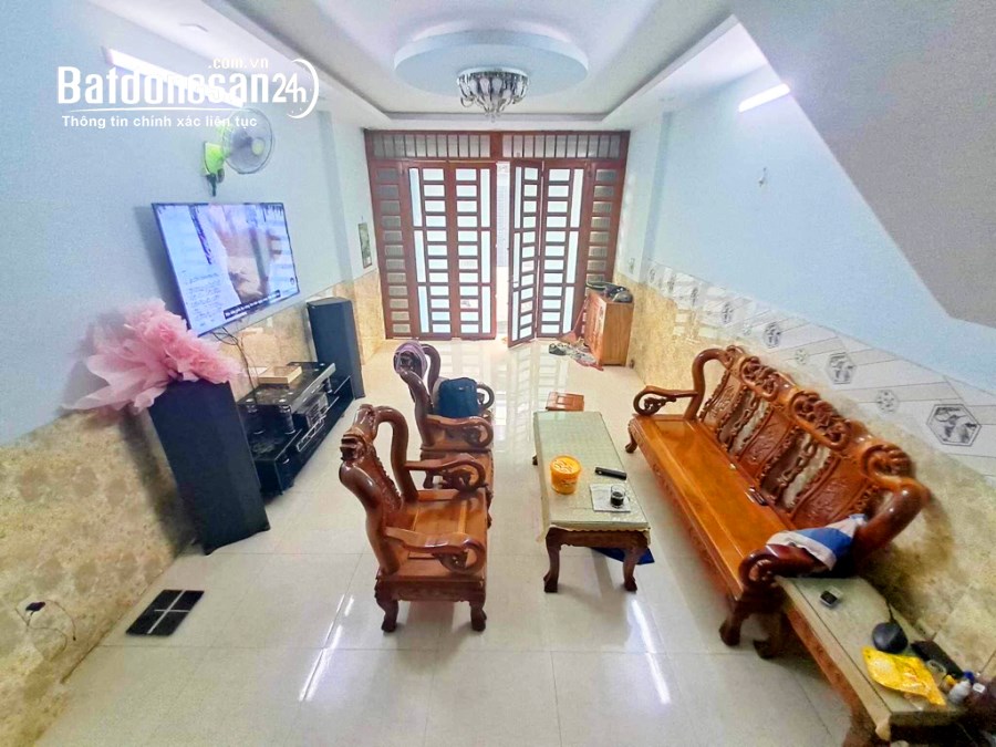 Phan Huy Ích Sát Bên Emart Hẻm Trước Nhà 7m, Nhà Đẹp Mê Ly DT 4,2x13 Chỉ 3,8 Tỷ 