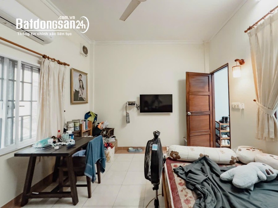 Bán nhà ngay chợ Tân Định, Q1.Dt:4x19, 1 trệt 1 lầu, giá:14 tỷ