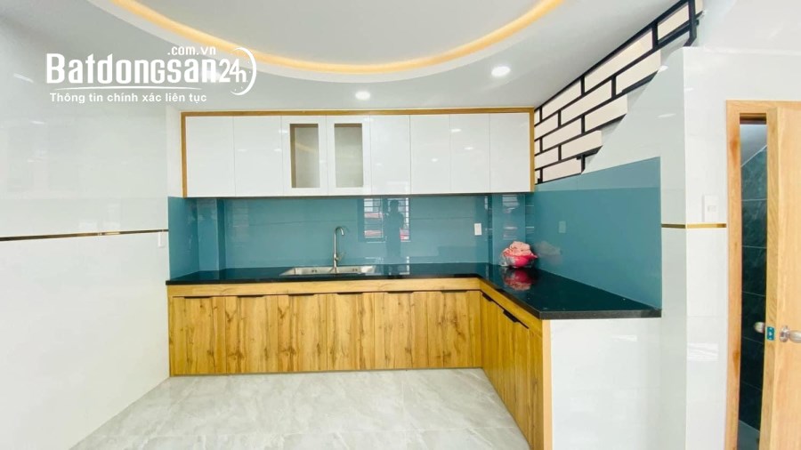 Ngộp bank cần bán gấp căn nhà 4 lầu mới xây, HXH Lê Đức Thọ, 52m2, giá 6ty950 (TL)