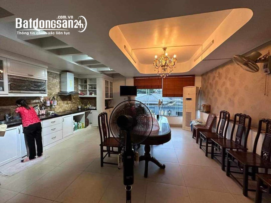 Bán nhà 125m2 Đường Bưởi nhỉnh 28 tỷ xây 5T, MT6.5m vỉa hè lô góc khu VIP Ba Đình