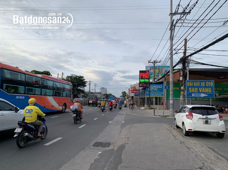 (Thủ Đức)bángấp nhà mặt tiền QL13,430m2(14mx32m),33tỷ.