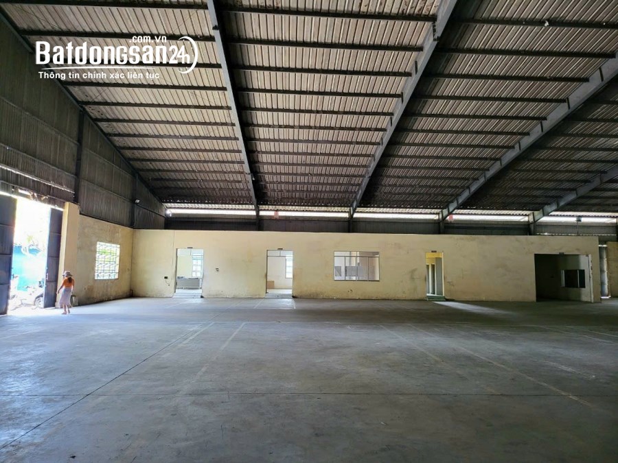 Cho thuê 2.450m2 Xưởng Tân Uyên , Gía : 55.000/ m2 , Rẻ nhất khu vực