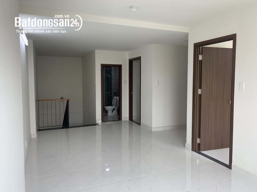 Bán Nhà 1 Trệt 1Lầu (2PN+3WC) 151m2 - 5,350 Tỷ-Tặng Máy Lạnh-Ngay Chợ Ngay-0907456379