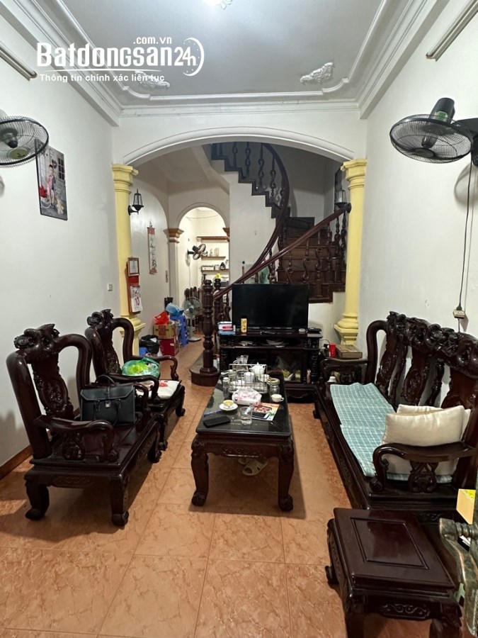 QÚA HIẾM TẠI TRUNG TÂM P. DỊCH VỌNG, Ô TÔ ĐỖ CỬA, 43,1M2, GIÁ MỚI 9,8 TỶ