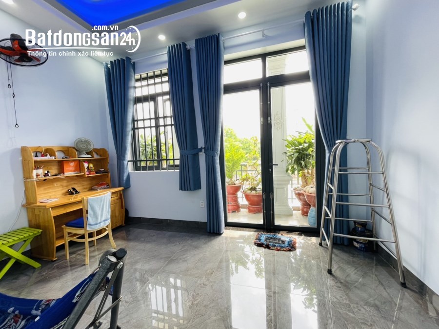 Nhà mặt tiền gần chợ Đông Hoà, BigC Go, làng đại học Quốc gia HCM, 1037 Dĩ An