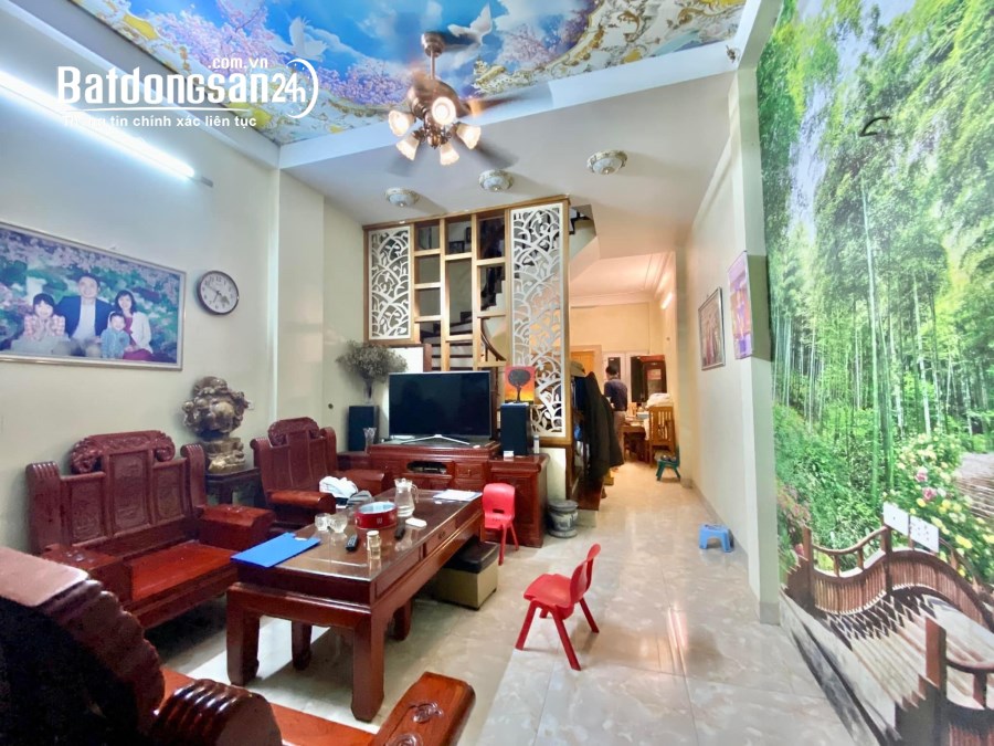 Bán nhà Trần Đăng Ninh, mặt phố, kinh doanh, đường to đẹp, 30m2, 8.3 tỷ