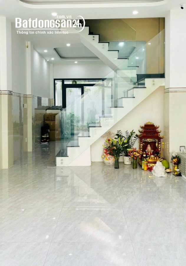 NHÀ HẼM XE HƠI QUAY ĐẦU THOẠI NGỌC HẦU TÂN PHÚ 51M2 KHU NHÀ CAO TẦNG ĐẲNG CẤP