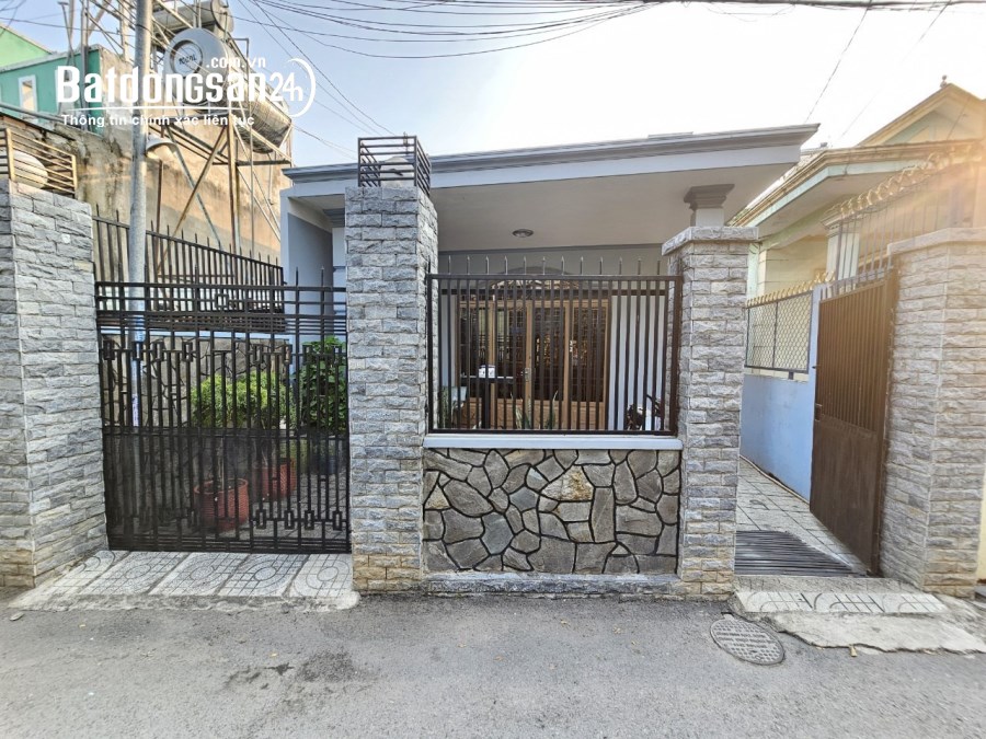 Nhà cấp 4 gần BigC Go Dĩ An, hẻm ô tô 16 chỗ, 952 Đông Hoà, Dĩ An