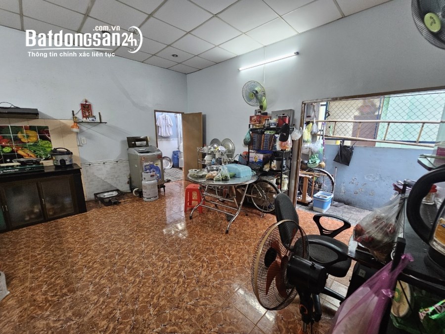 Nhà cấp 4 gần BigC Go Dĩ An, hẻm ô tô 16 chỗ, 952 Đông Hoà, Dĩ An