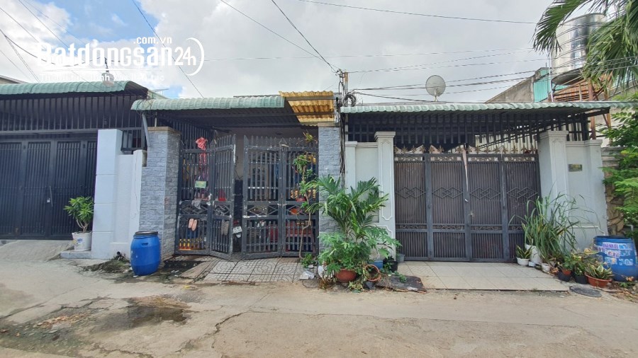 Nhà cấp 4 gần BigC Go Dĩ An, hẻm ô tô, 528 Đông Hoà, Dĩ An