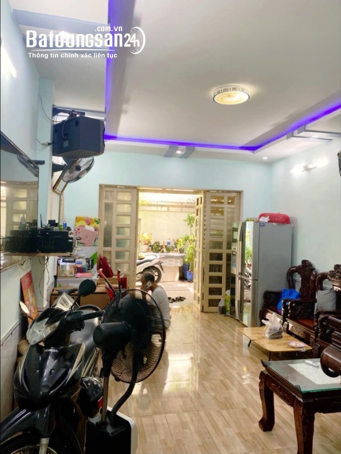 GÒ XOÀI-LÊ VĂN QUỚI - 2 TẦNG - 40M2 ( 4 x 10 ) - HẺM XE HƠI - SÁT MẶT TIỀN - HOÀN CÔN