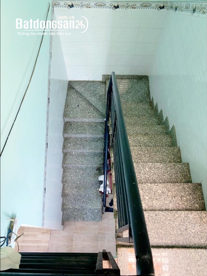 GÒ XOÀI-LÊ VĂN QUỚI - 2 TẦNG - 40M2 ( 4 x 10 ) - HẺM XE HƠI - SÁT MẶT TIỀN - HOÀN CÔN