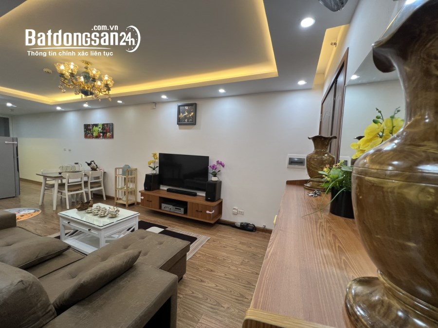 Chính chủ bán căn hộ A14 Nam Trung Yên tầng đẹp 70m2 2PN 2VS ban công ĐN full đồ có l