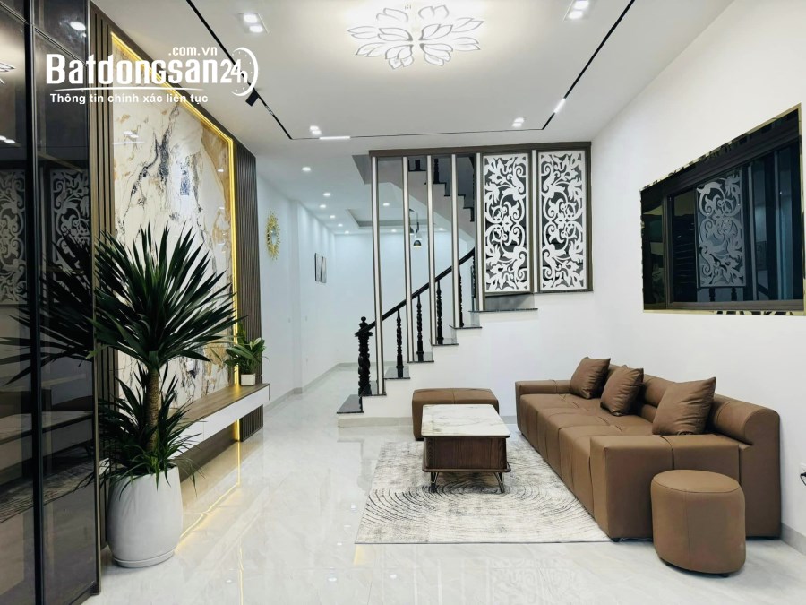 Lê Thanh Nghị 65m2 5 tầng Oto tránh, kinh doanh, 10m ra phố 16.5 tỷ 