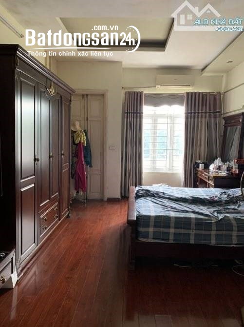 Cho thuê nhà ngõ kinh doanh - ô tô đỗ phố Chùa Láng, Đống Đa 65m x 5T giá 32tr
