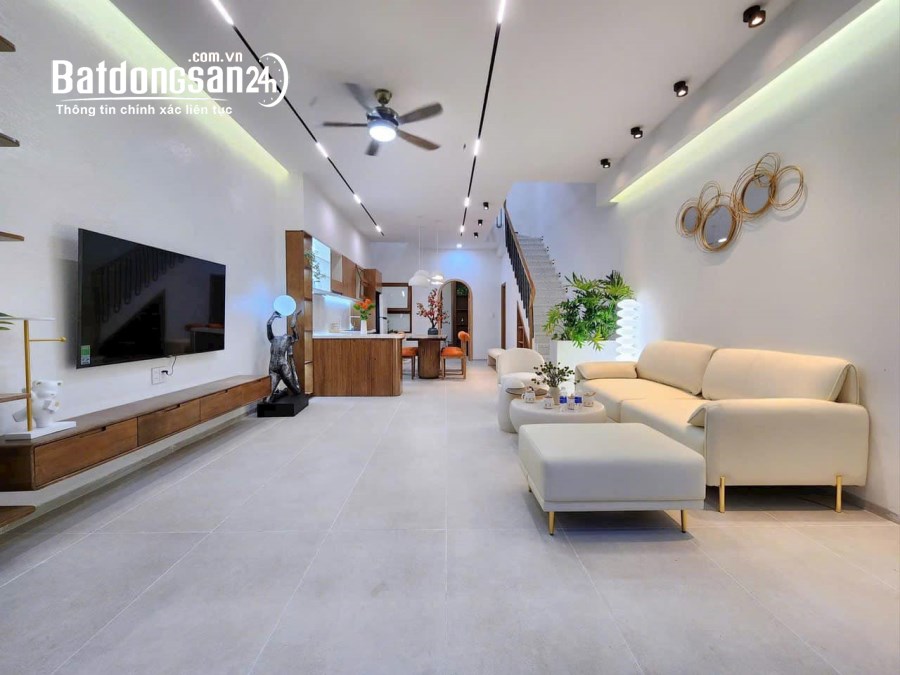 254 Minh Khai 40m2 5 tầng tự xây, kinh doanh, ngõ Oto 8.6 tỷ
