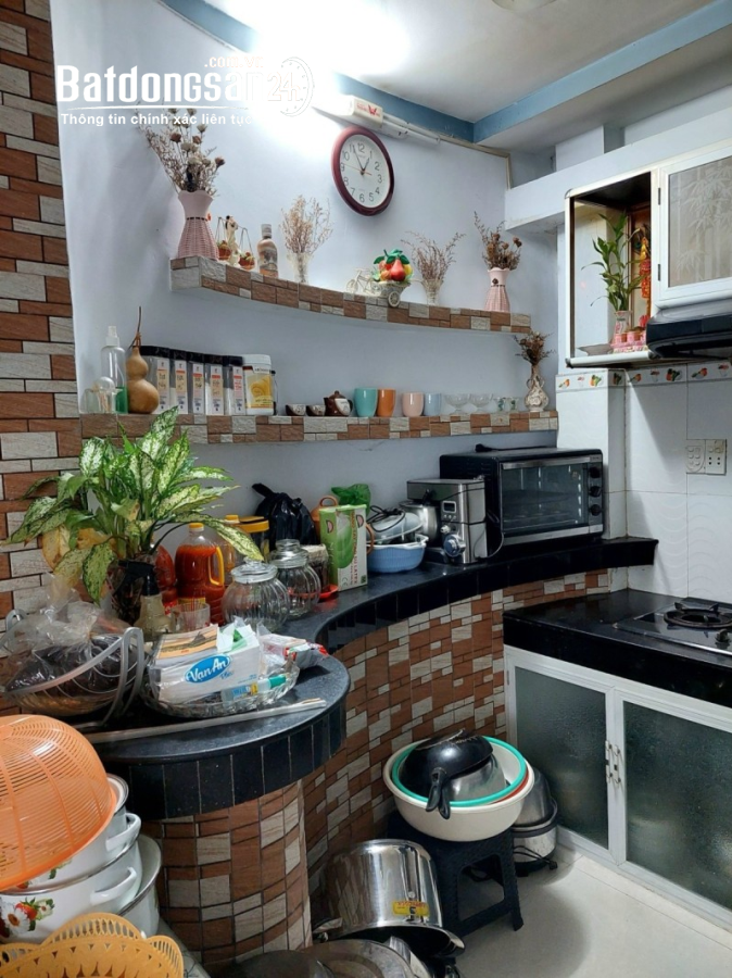  CĂN GÓC, HẺM Ô TÔ TẢI THÔNG, MỄ CỐC, F15, Q8, 4 TẦNG, NỞ HẬU 75M2, 6.7 TỶ.