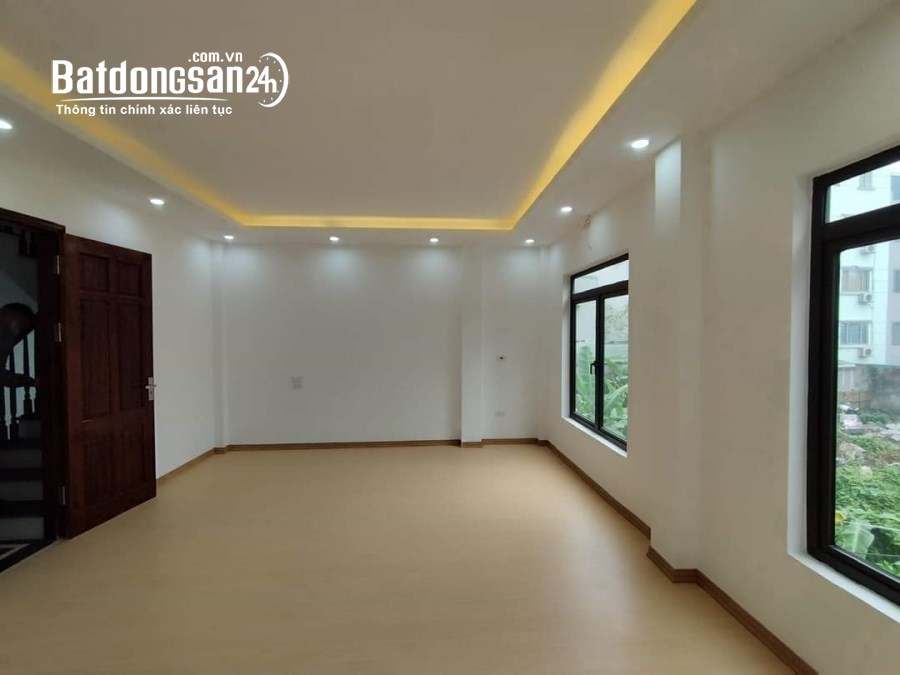 Chính chủ bán nhà 5 tầng ngã 4 Vạn Phúc 45m2 giá chỉ 5 tỷ