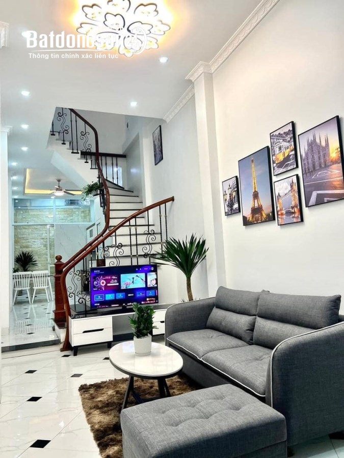 Cho thuê nhà đẹp - ngõ 3 gác Khương Trung Thanh Xuân 41m - 3T - 3 ngủ giá 15tr