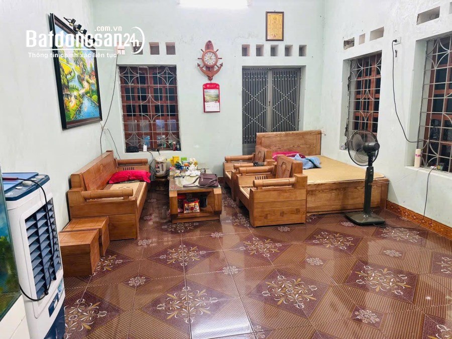 Bán nhà 2 tầng ngõ phố Quyết Thắng, Phạm Ngũ Lão, 68m2, 2 ngủ, sân để xe rộng, 1.95 t