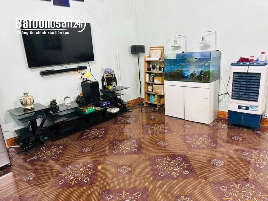 Bán nhà 2 tầng ngõ phố Quyết Thắng, Phạm Ngũ Lão, 68m2, 2 ngủ, sân để xe rộng, 1.95 t