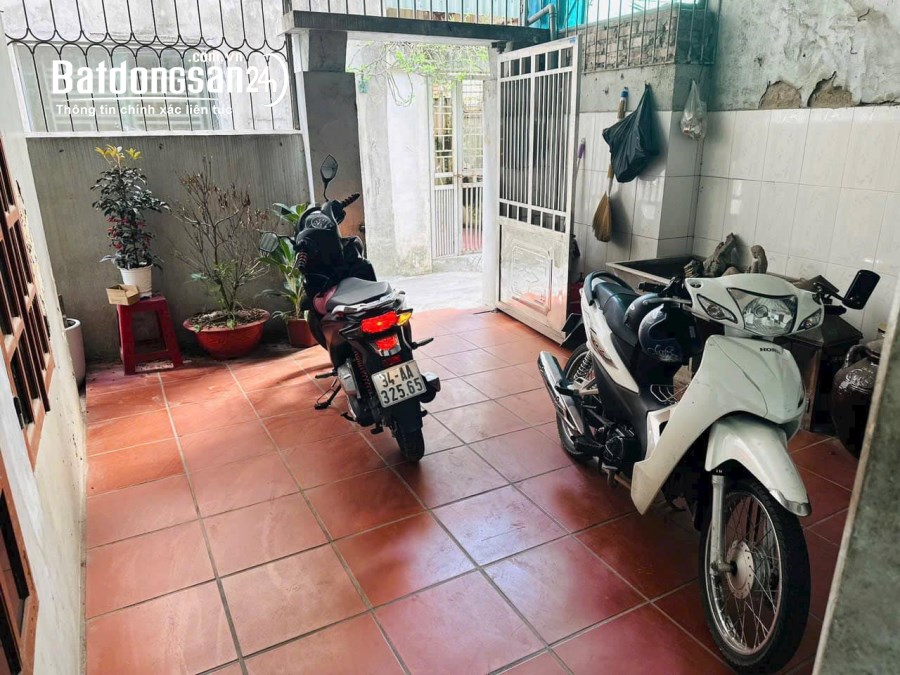 Bán nhà 2 tầng ngõ phố Quyết Thắng, Phạm Ngũ Lão, 68m2, 2 ngủ, sân để xe rộng, 1.95 t