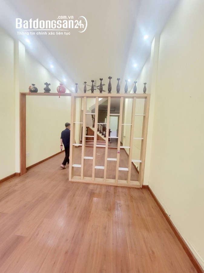 TIN THẬT:Nhà 4 tầng hoàn công,4x24,hẻm xe hơi,Đường 1,Linh Trung,Thủ Đức