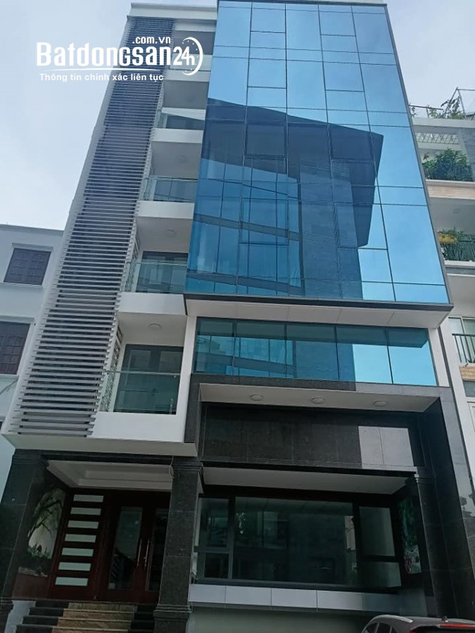 Bán nhà gấp, nhà mặt phố to, 2 làn ô tô tránh, nhà mặt ngõ ô tô tránh.