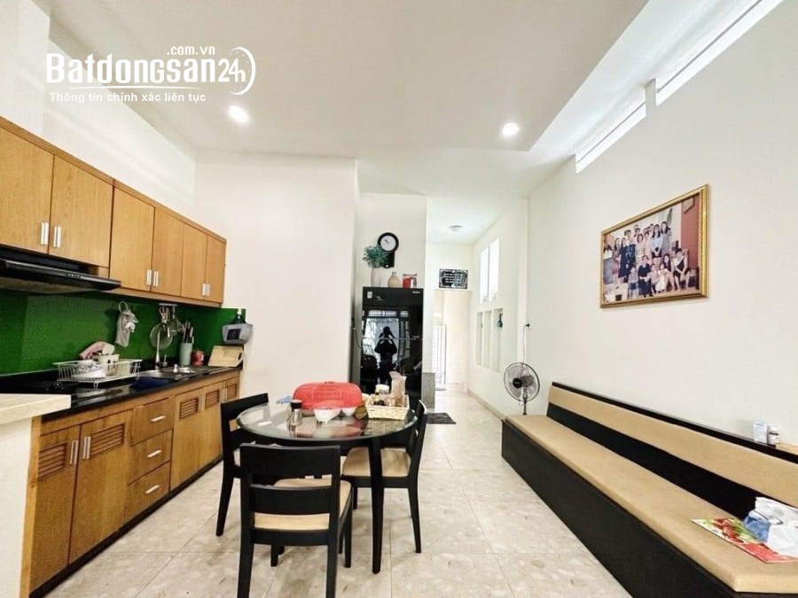 ***Bán nhà mặt tiền Phạm Văn Hai, phường 1 Tân Bình, 150 triệu/m2