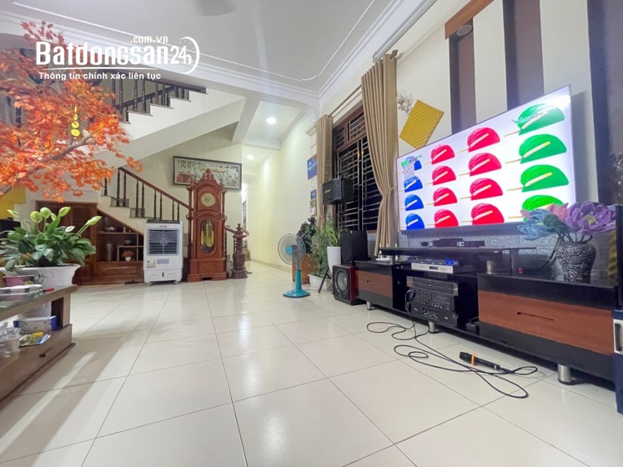 Nhà 3 Tầng-Phân Lô 2 Ô Tô Tránh-DT 156m²-MT 8M-Thị Trấn-Đông Anh-Giá Quá Tốt