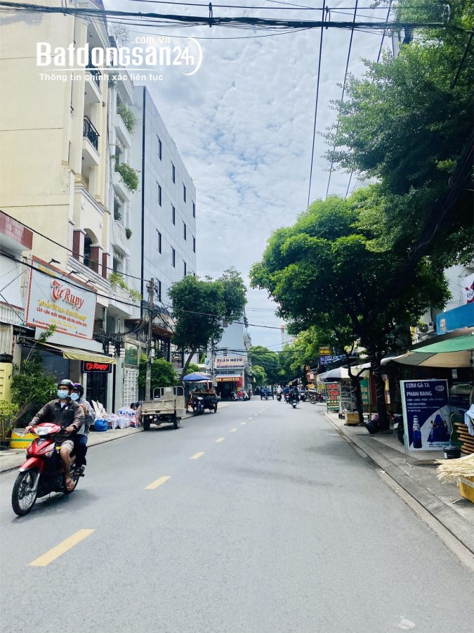 Bán nhà khu K300, 2MT góc ngã tư Nguyễn Minh Hoàng, phường 12 Tân Bình