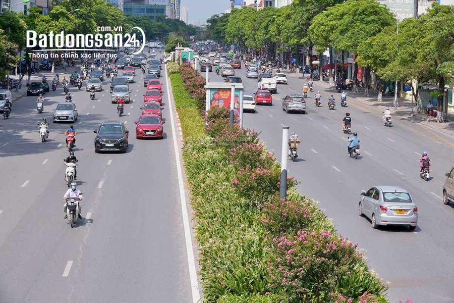 Bán nhà MP Nguyễn Chánh. Dt 63m2 x 5T, mt 4,5m, vỉa hè 3m. Giá 28,5 tỷ. 