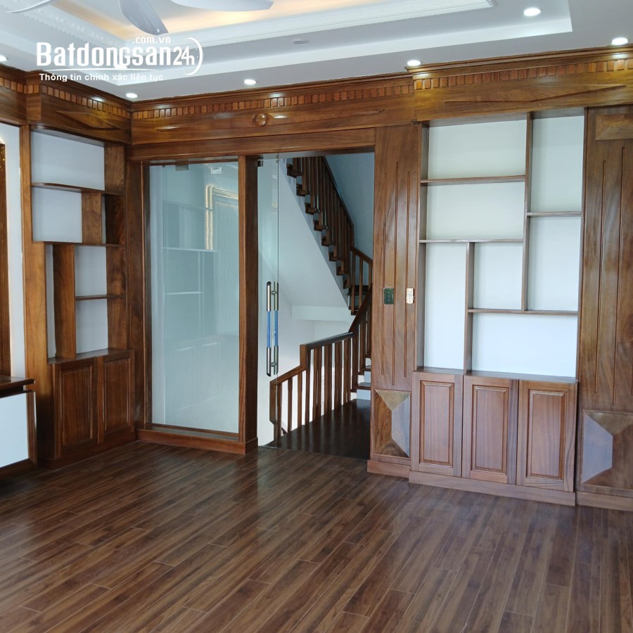 Bán nhà 4 tầng 67.5m2, mt 4.5m, 3 ngủ, gara, thang máy chờ, KĐT Tân Phú Hưng, TP HD