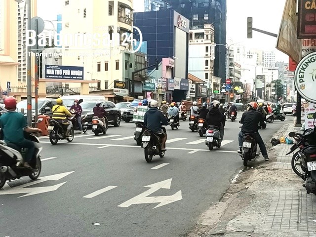 Bán nhà mặt phố Đường Hoàng Văn Thụ, Phường 9, Quận Phú Nhuận