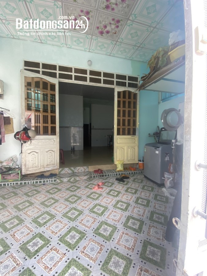 Bán nhà cấp 4 và 5 phòng trọ gần ngã tư Bình Thung, 125m2 ngang 5m, 613 Dĩ An