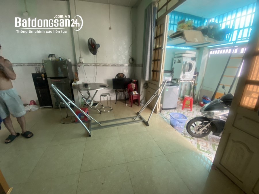 Bán nhà cấp 4 và 5 phòng trọ gần ngã tư Bình Thung, 125m2 ngang 5m, 613 Dĩ An