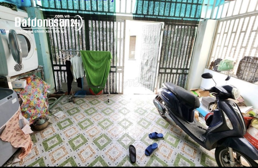 Bán nhà cấp 4 và 5 phòng trọ gần ngã tư Bình Thung, 125m2 ngang 5m, 613 Dĩ An