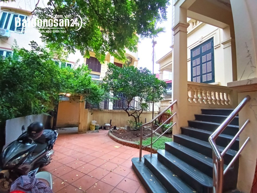 Cho thuê nhà sân vườn tại Đông Quan, Cầu Giấy 195m x 4T giá 30tr, kinh doanh tốt  