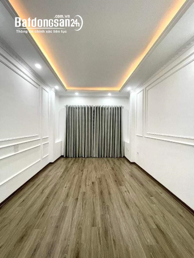 Bán nhà mặt phố Đường Âu Cơ, Phường Nhật Tân, Quận Tây Hồ