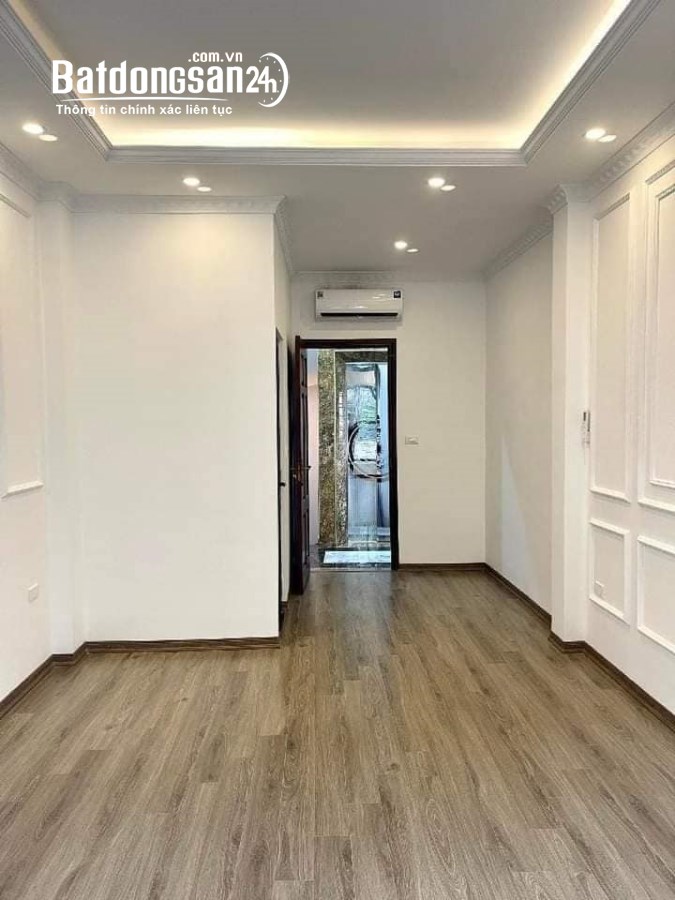 Bán nhà mặt phố Đường Âu Cơ, Phường Nhật Tân, Quận Tây Hồ