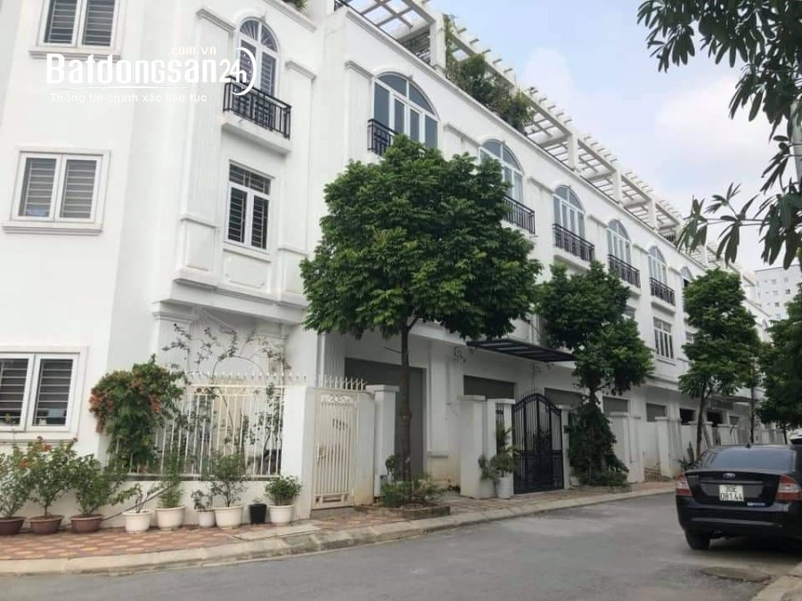 Cho thuê nhà KĐT Cầu Bươu, Thanh Trì 60m x 4T giá 17tr, THANG MÁY, vỉa hè, ô tô