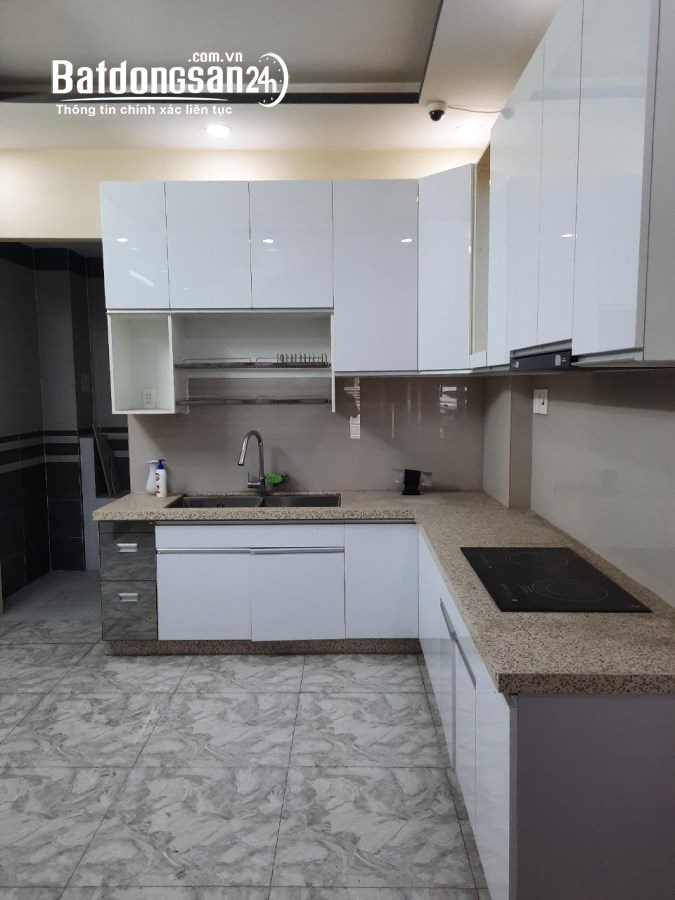 ***Bán nhà mặt tiền Tân Bình, mặt tiền Hoàng Văn Thụ, dưới 200