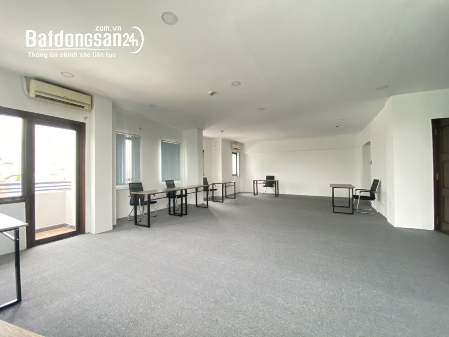 Cho thuê sàn VP 90m2 view kính sáng, nhiều cửa sổ thông tháng góc 2 MT khu sân bay