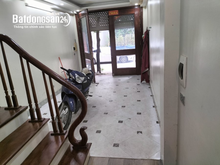 Bán nhà phân lô khu Tái Định Cư 8,5ha Phú Diễn ngõ 182 Phú Diễn 46m x5T đường 11m có 