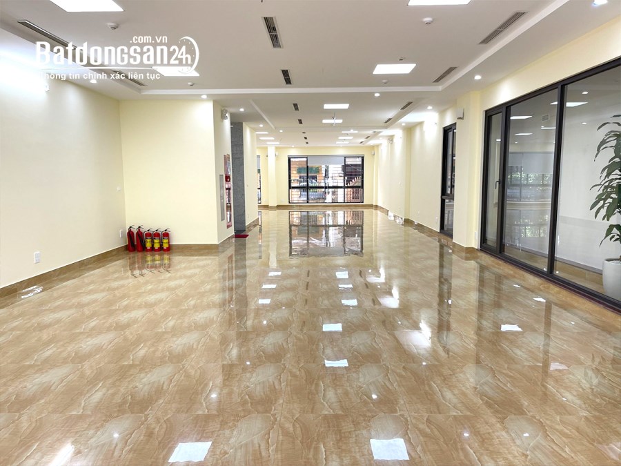 Bán Tòa Văn Phòng 9 Tầng Xây Mới MP Khâm Thiên.Vị Trí Đắc Địa. DT 290m2. Giá 135 TỶ