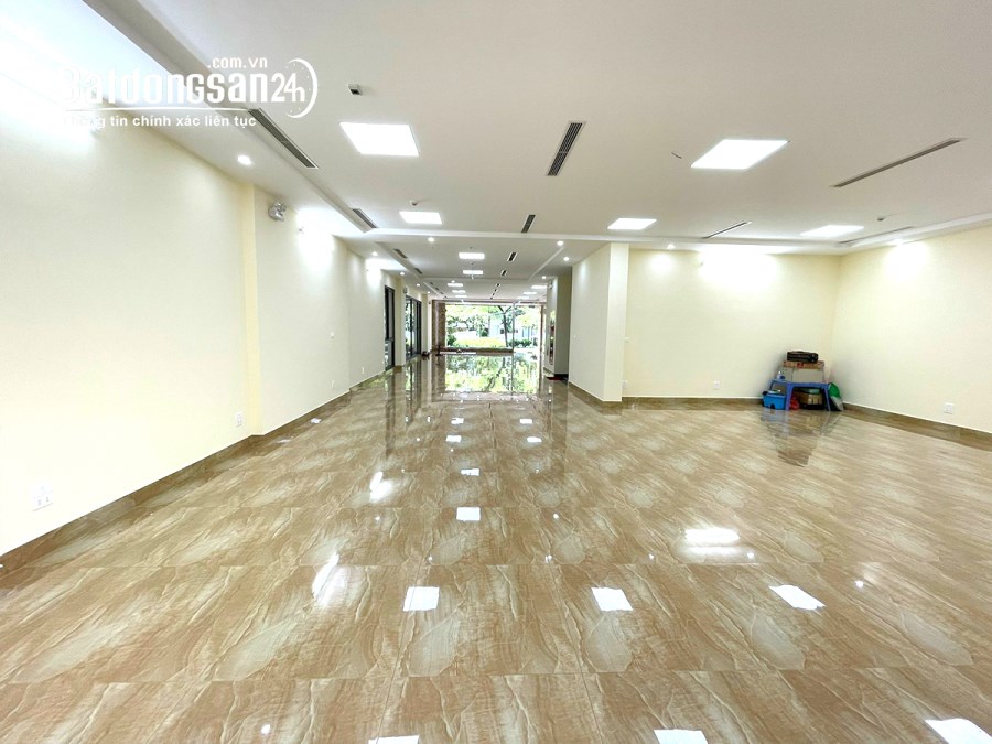 Bán Tòa Văn Phòng 9 Tầng Xây Mới MP Khâm Thiên.Vị Trí Đắc Địa. DT 290m2. Giá 135 TỶ