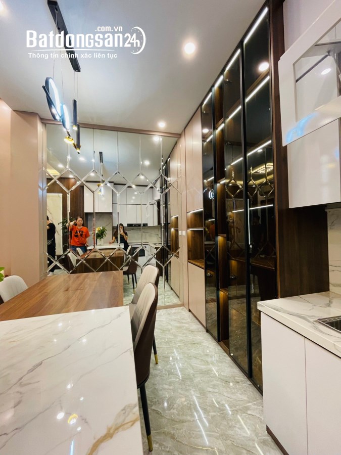 Cần bán căn 4 tầng 45m2 phố Cảm Hội. LH: 0975.997.166